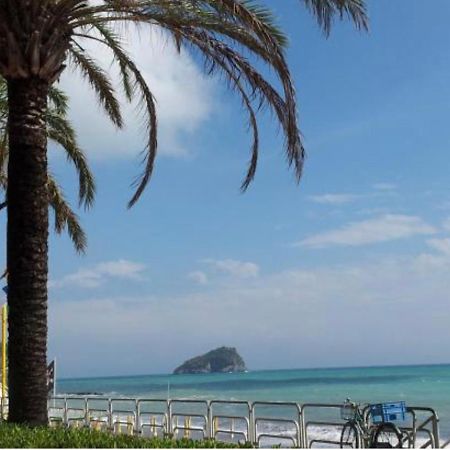A 5 Minuti Dal Mare - Dolphin Beach House Spotorno Luaran gambar