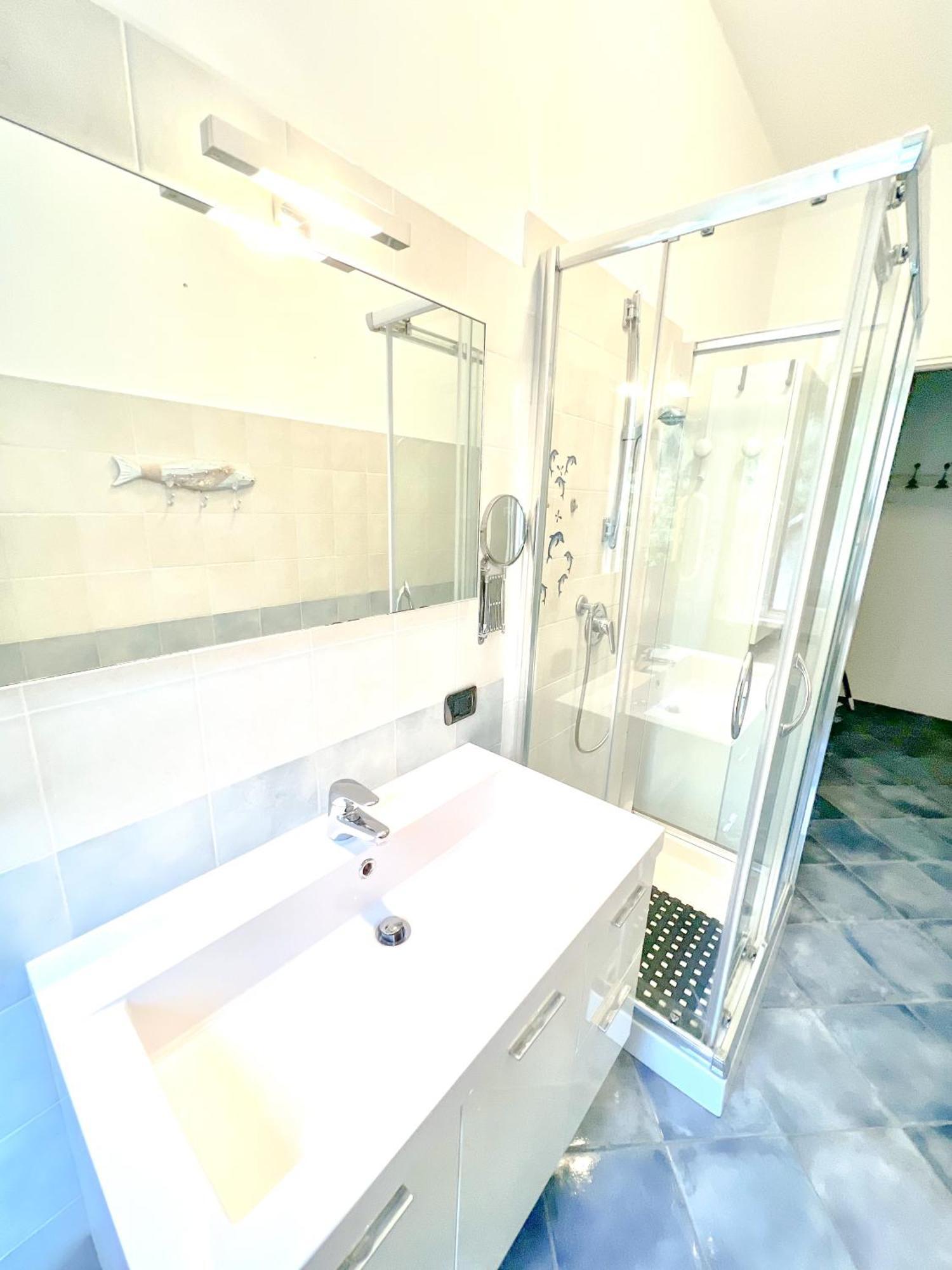 A 5 Minuti Dal Mare - Dolphin Beach House Spotorno Luaran gambar